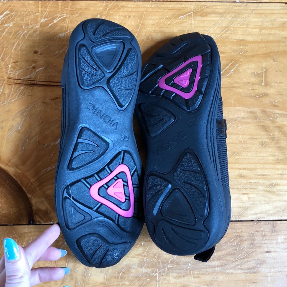 Vionic Black Flats Size 7 - Picture 4 of 4